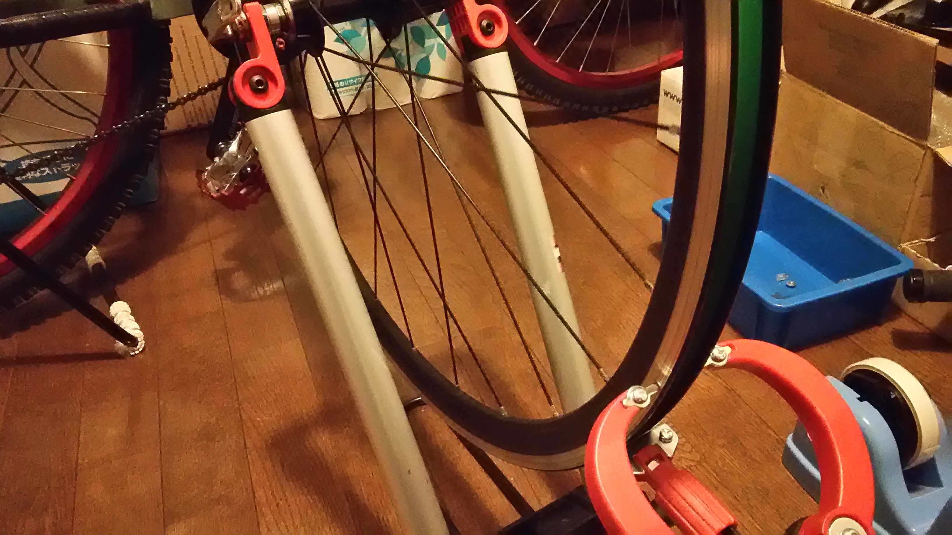 安い自転車に感謝を込めて・・（ホイール調整編1）: 神戸の